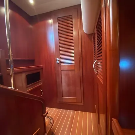 Yachts Abati Deluxe Matrimoniale Botel Gaeta