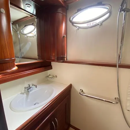 Yachts Abati Deluxe Matrimoniale * Gaeta