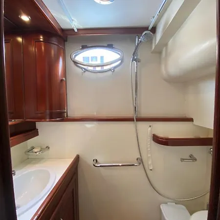 Botel Yachts Abati Deluxe Matrimoniale *